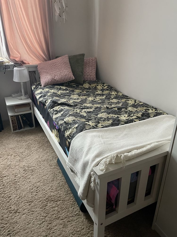 Łóżko Ikea 90x200 + materac Ilea średnio twardy + stolik nocny