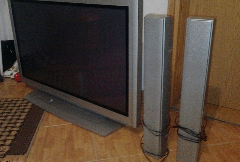 Телевізор 42 + домашній кінотеатр