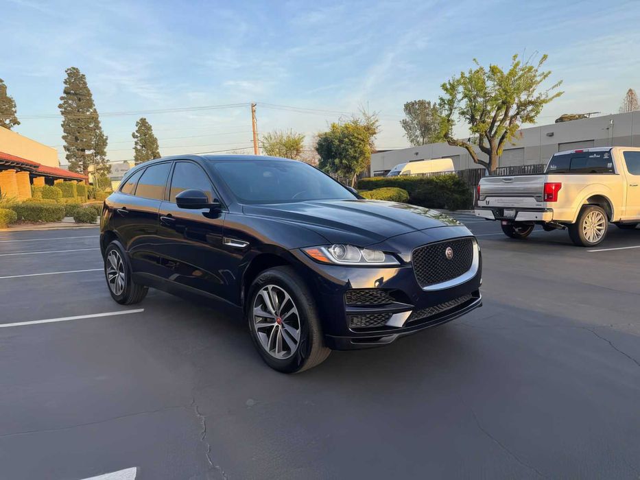 Jaguar F-PACE      2018