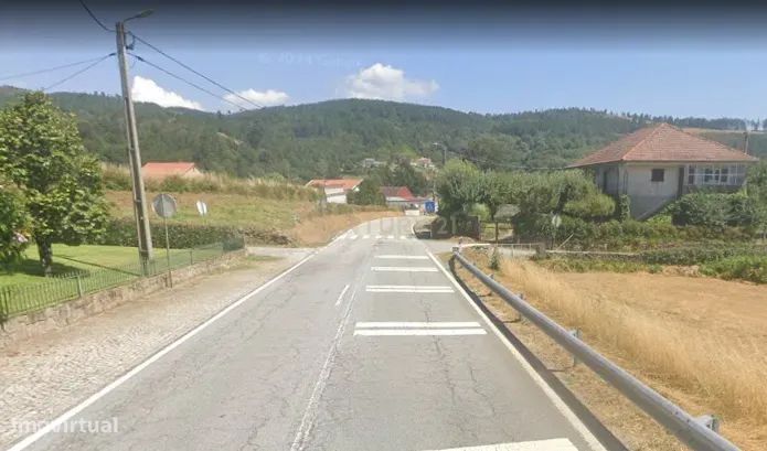 Casa em pedra para reabilitar perto da albufeira da barragem da Venda