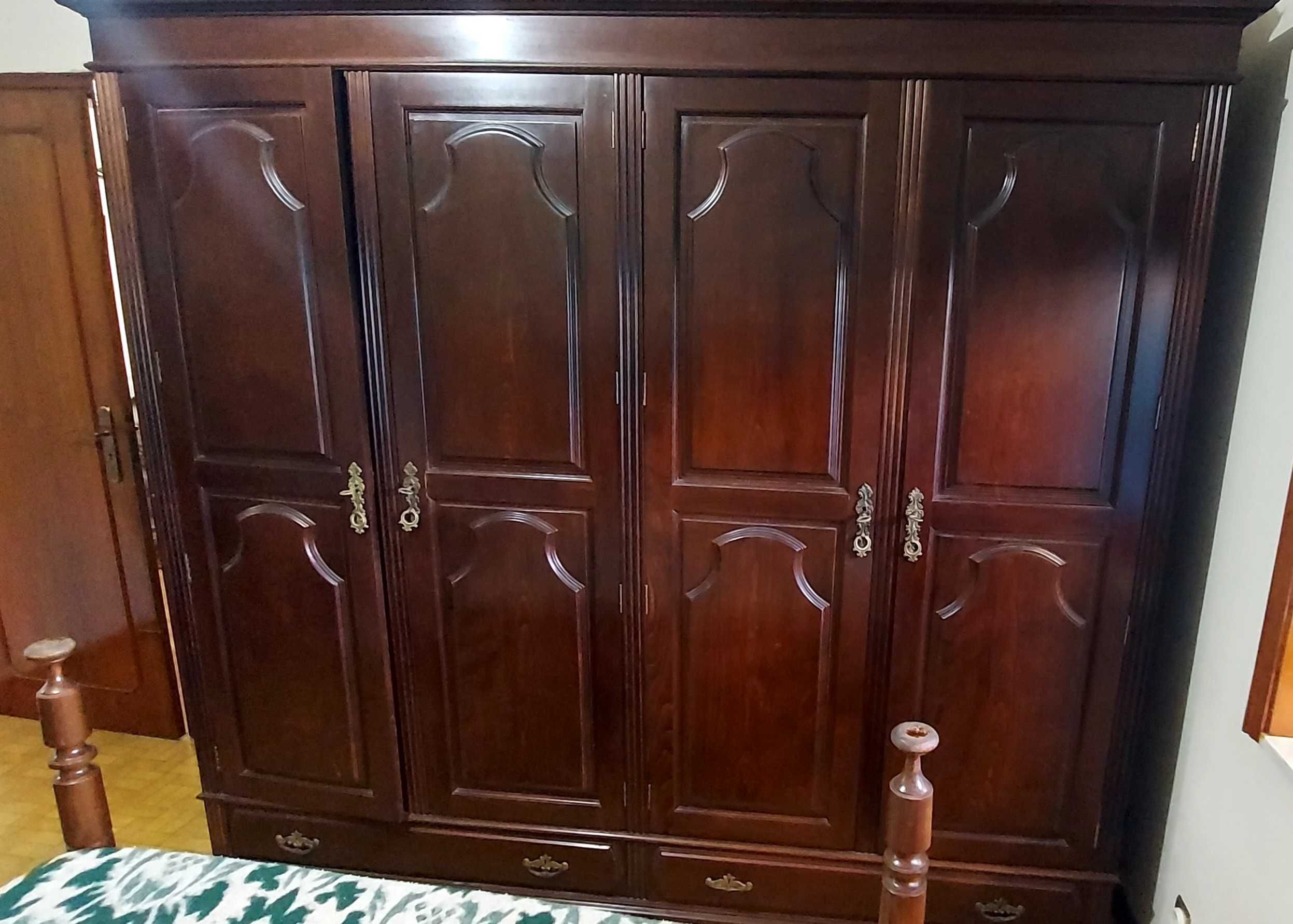 Mobília de Quarto com Roupeiro