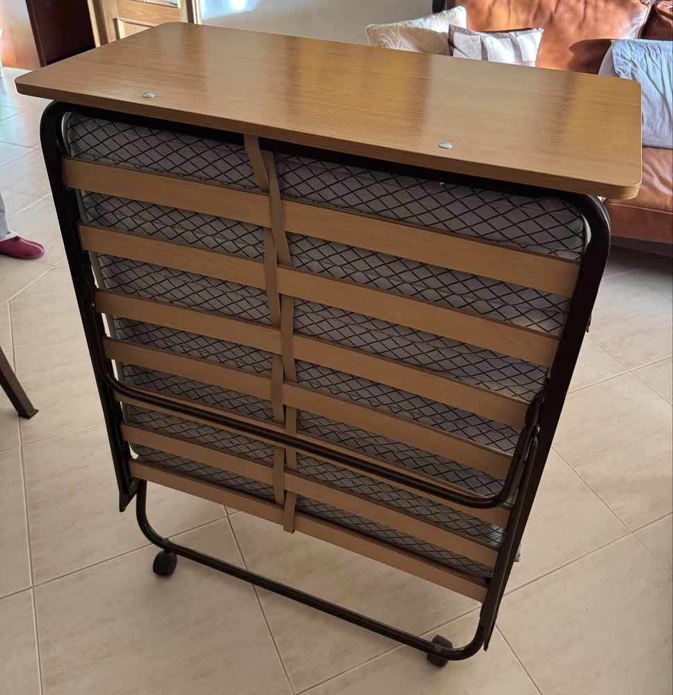 Divã cama de hospedes