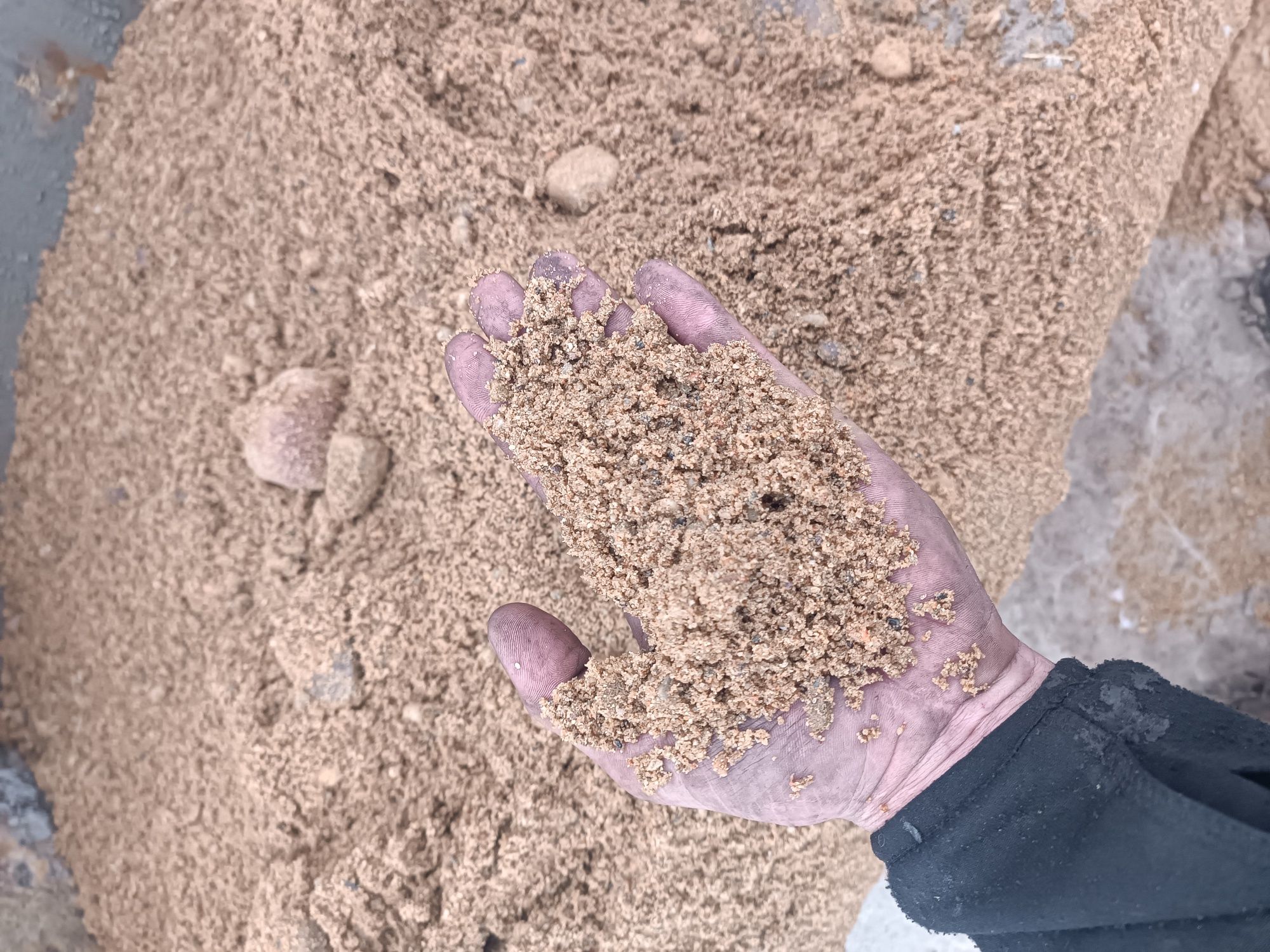 Kruszywa ozdobne budowlane bazalt tłuczeń czarnoziem piach  gruz