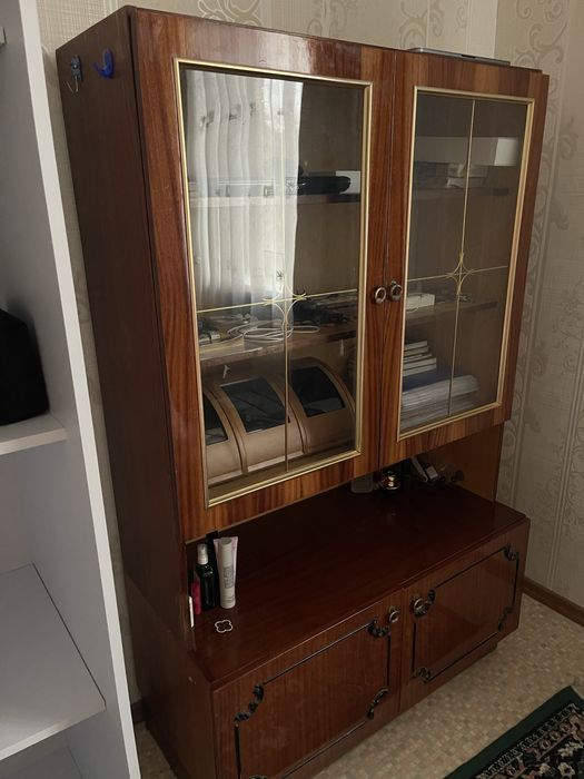 Продам сервант