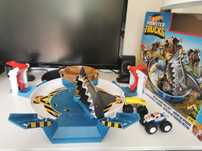 HOT WHEELS TOR MONSTER truck zestaw atak rekina wyrzutnia