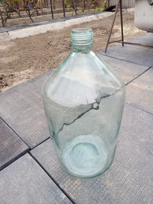 Продам 20л пляшку під вино