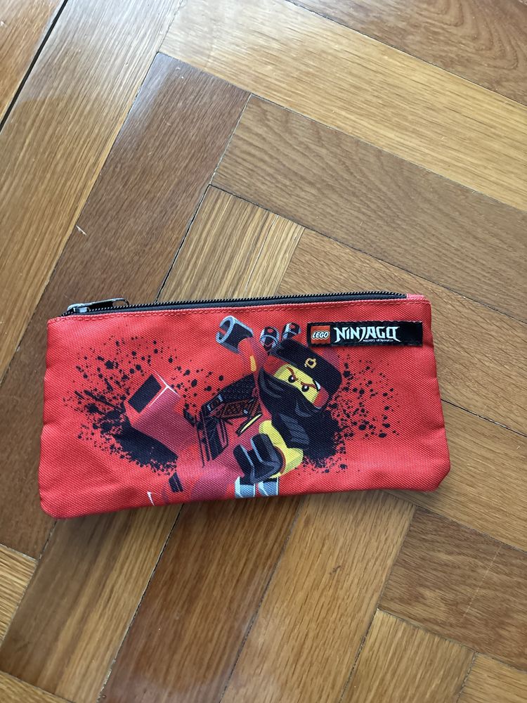 Mochila e estojo Ninjago