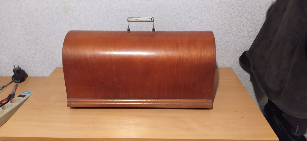 Вінтаж/вінтажна/ретро/антикваріатна ручна швейна машинка/машина СРСР