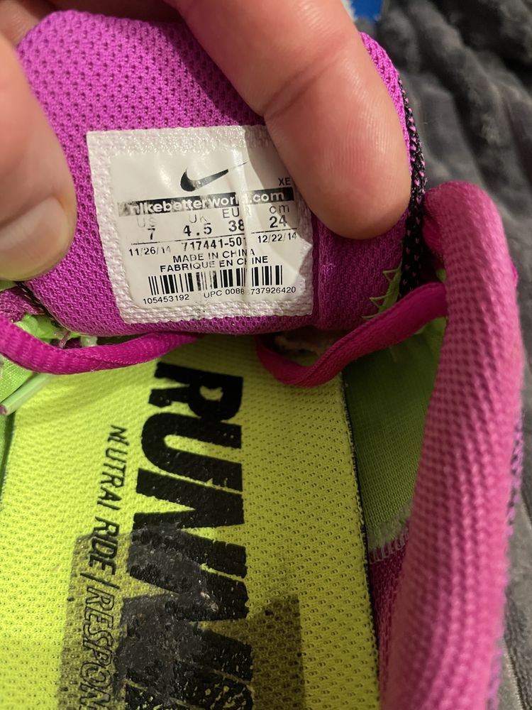 Жіночі кросівки Nike Zoom Vomero 10 38(24см) оригінал