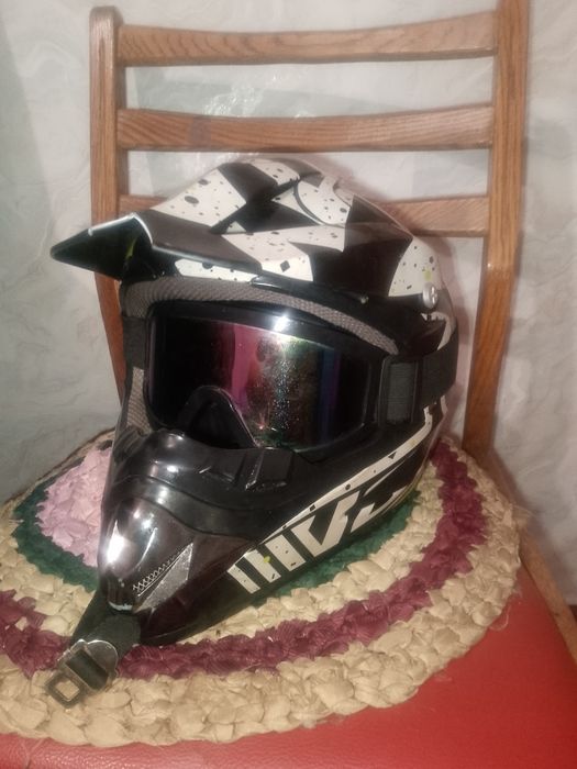 Шлем кроссовый для мото техники