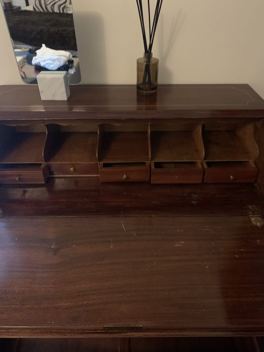 Escrivaninha antiga em madeira maciça