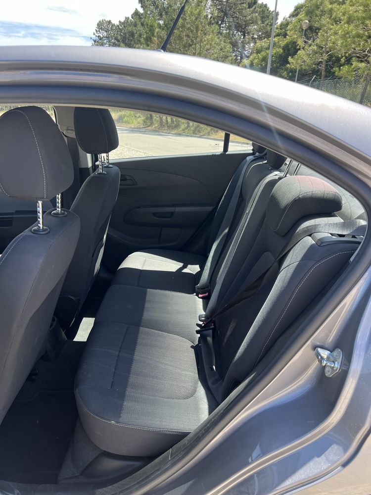 Chevrole Aveo 1.2 LT - Financiamento