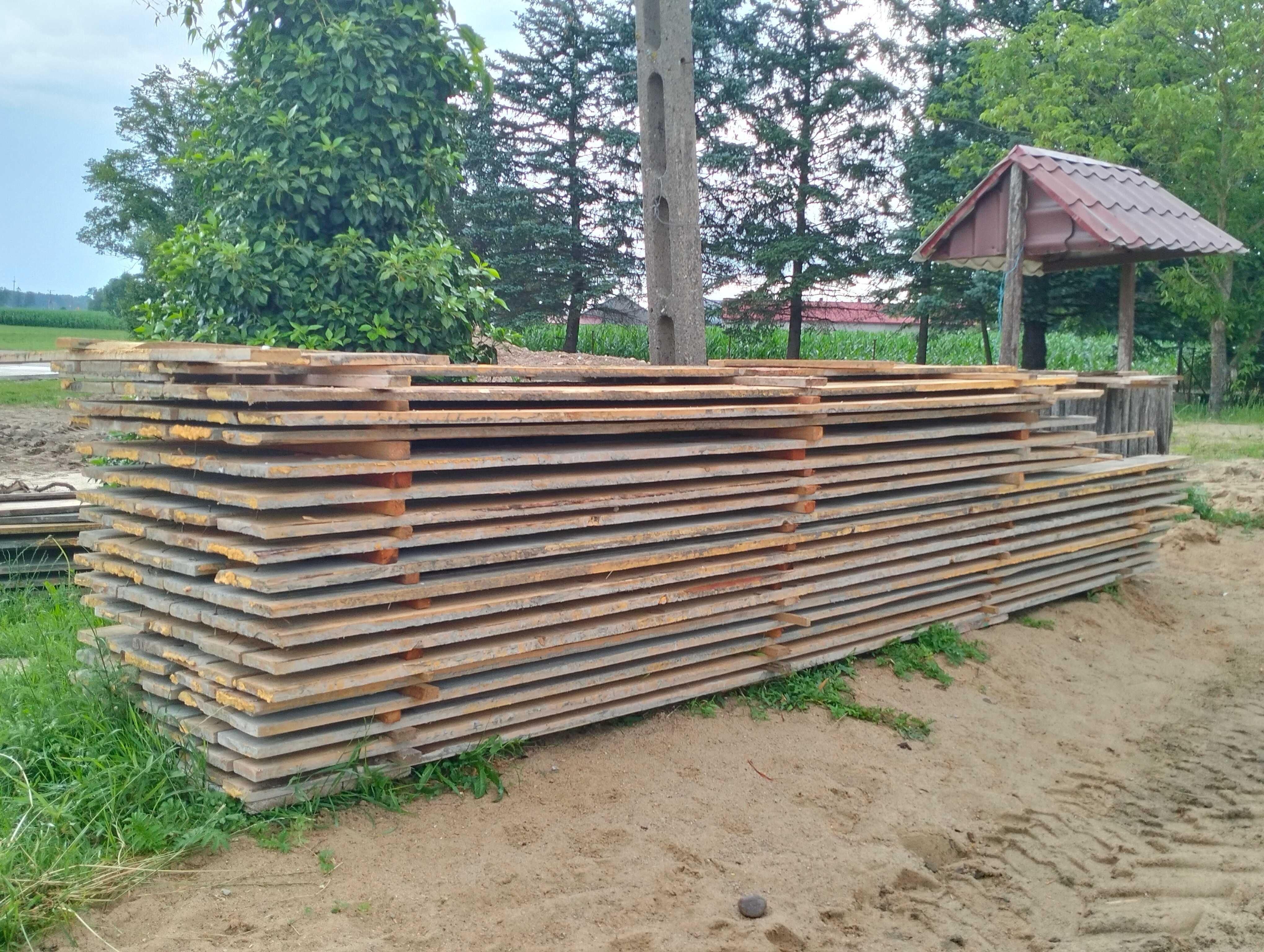 Sprzesam używane stemple budowlane i deski