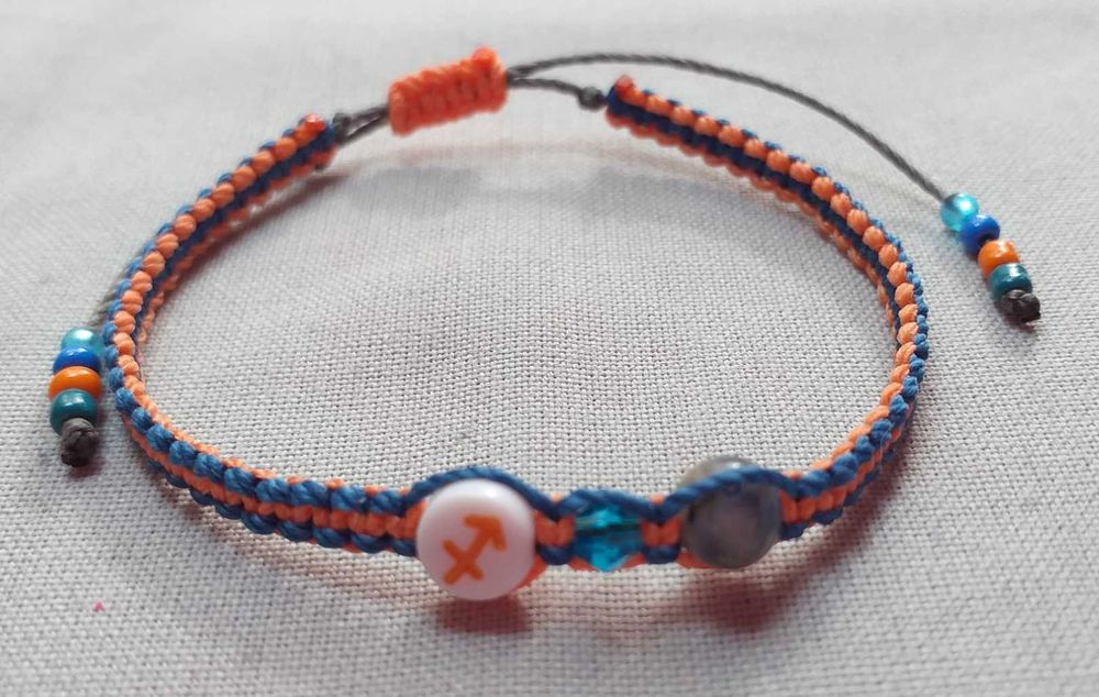 Pulseira em Macramê Zodíaco Sagitário com Cristal e Pedra Natural