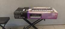 Yamaha PSR-E383 + stojak, taboret, pedał – zestaw idealny do nauki