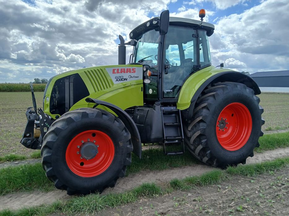 Ciągnik rolniczy Claas Axion 820