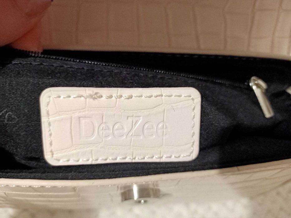 biała mała torebka