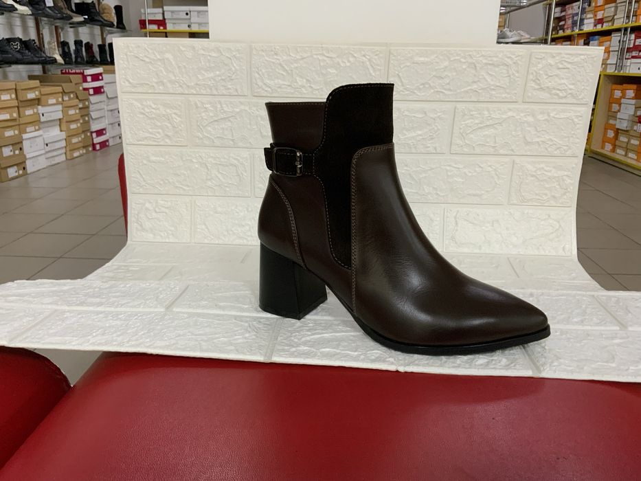 Женские демисезонные осенние ботинки на каблуке