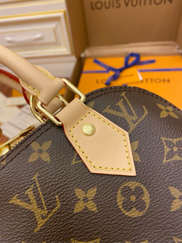 Сумка Louis Vuitton Alma