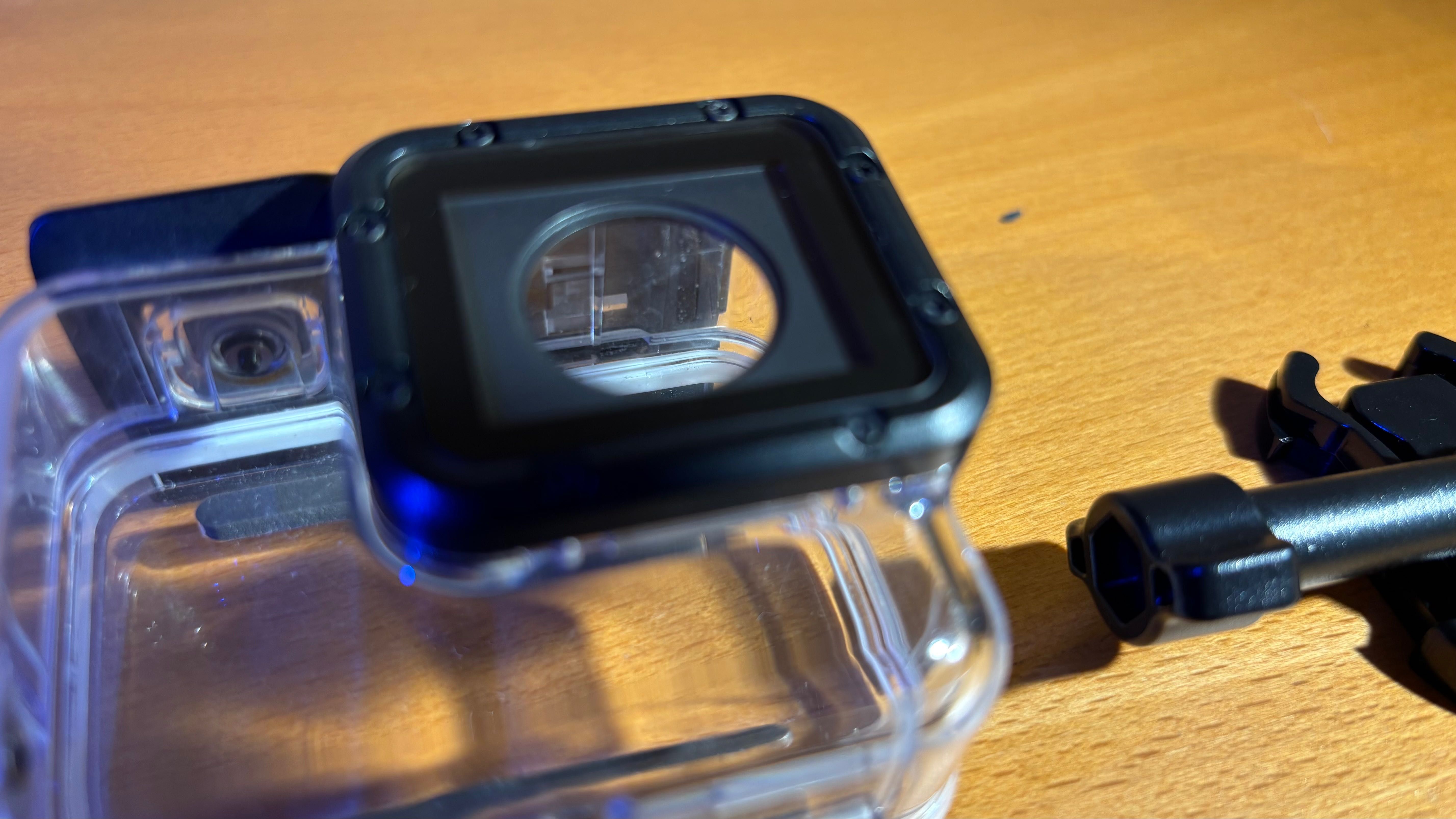 Sprzedam obudowę wodoszczelną do Gopro 7 + 2 aku do Gopro 7 + akces.