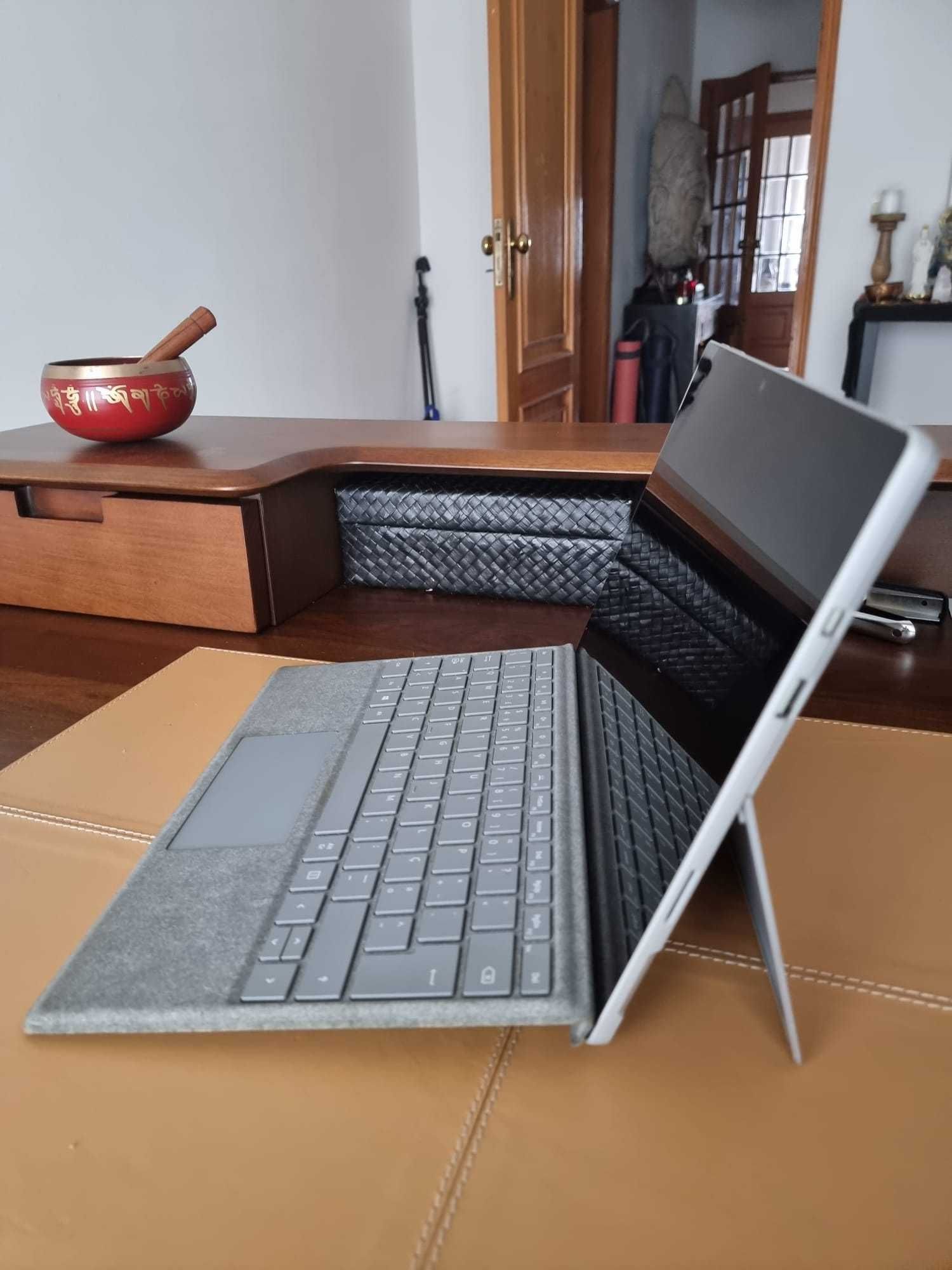 Microsoft Surface Pro 6 (2018)