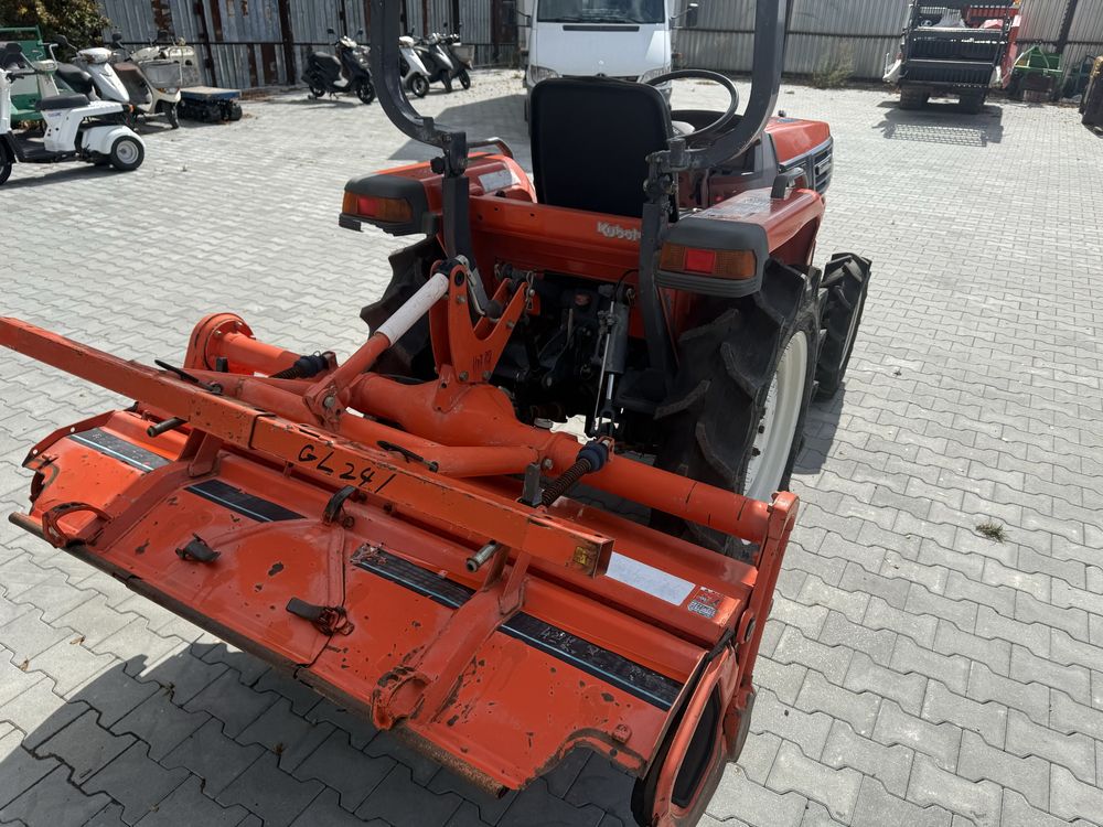 Японський трактор Kubota GL241