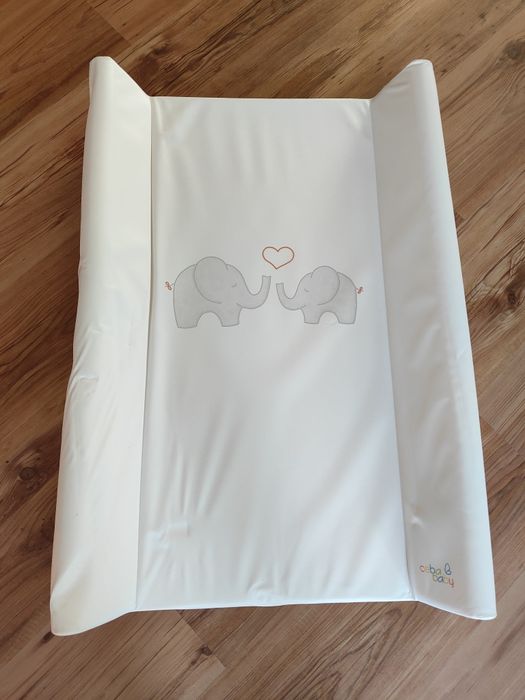 Przewijak na łóżeczko