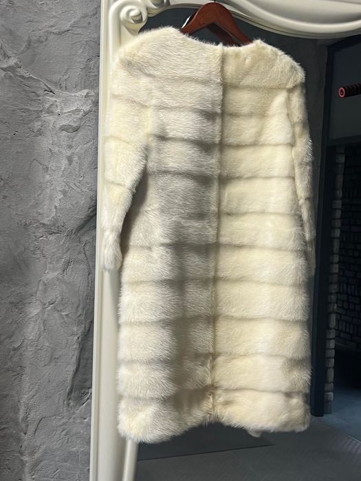 Шуба норка біла . Норкова шуба