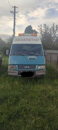 Iveco эвакуатор.