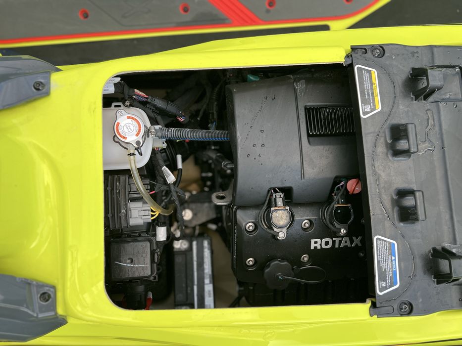 Skuter wodny Seadoo Sea doo RXT 300 RS Audio 2018 91h IBR