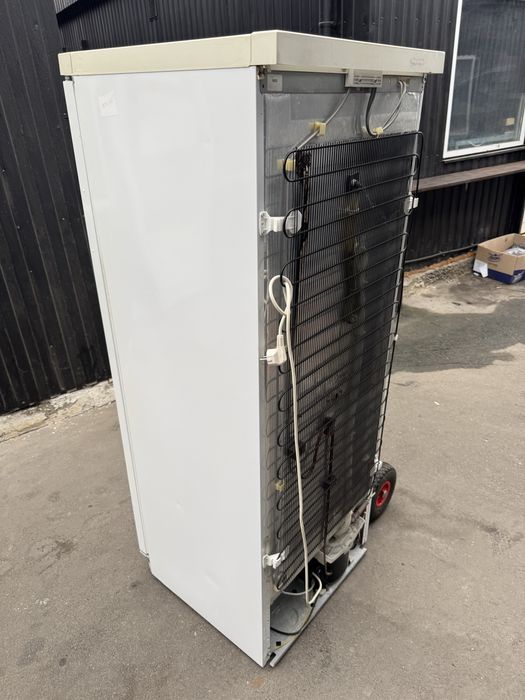 Морозильна камера Liebherr nofrost 235 L