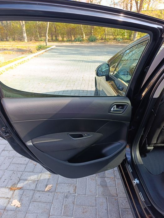 Peugeot 308 (2008) 1,6 бензин атмосфера