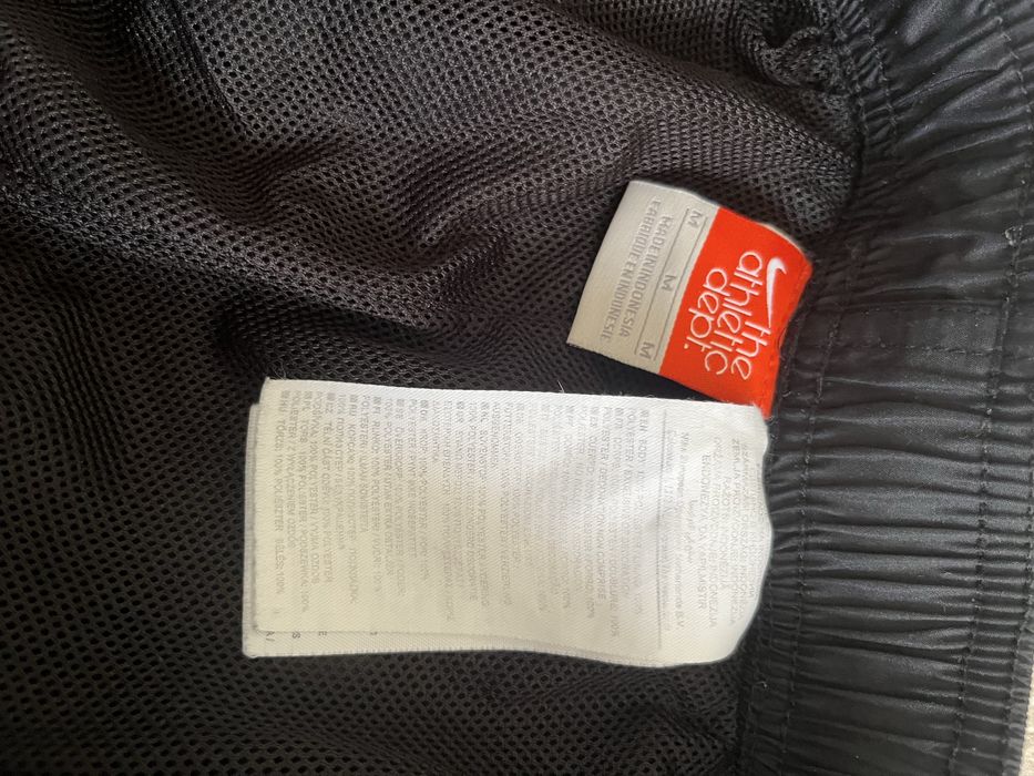 Нейлонові штани Nike