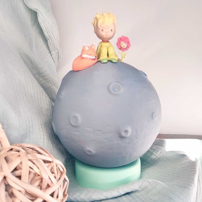 Estátua princepezinho em mealheiro ou luz de presença | Quarto bebe