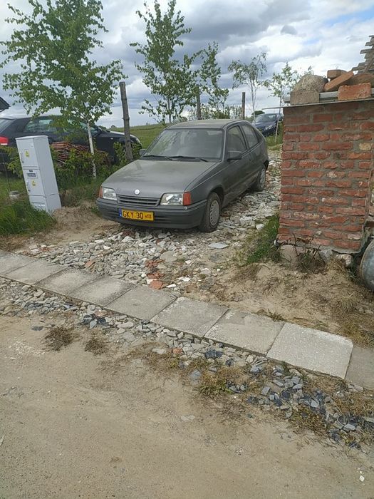 Opel kadett 1.4 łezka trzy drzwi żółte tablice 1990r. Zamiana