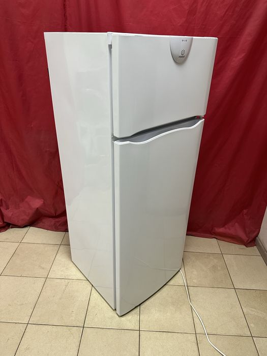 Хололильник Indesit 140/54/60