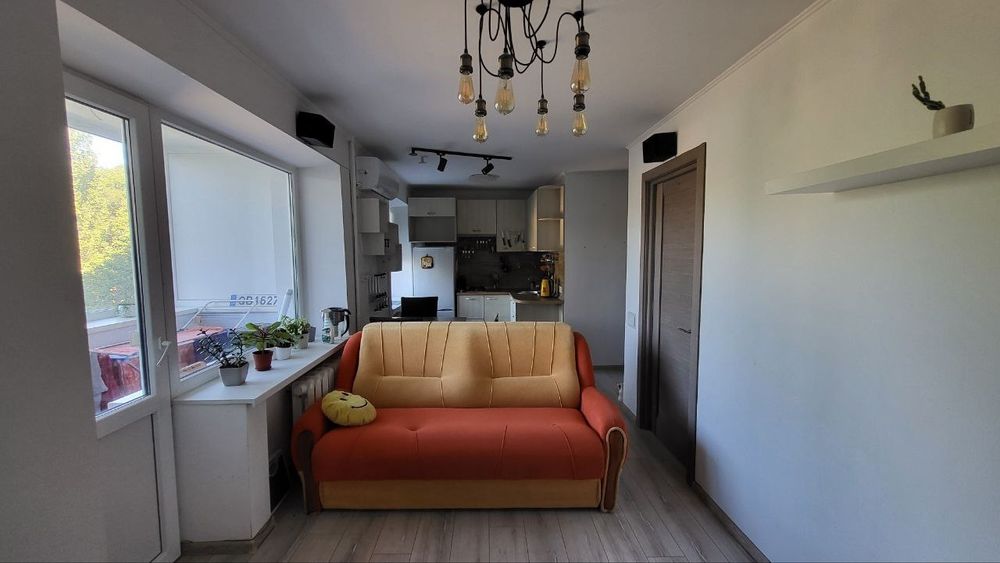 Продаж 2к квартири Космос Комарова Висотна