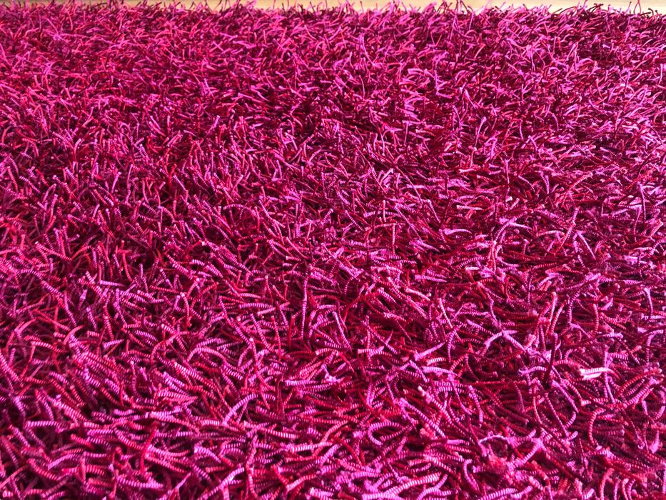 Vendo tapete Shaggy tons vermelhos