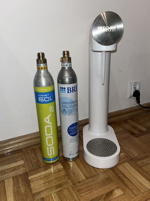 Saturator Brita one i dwie puste butle