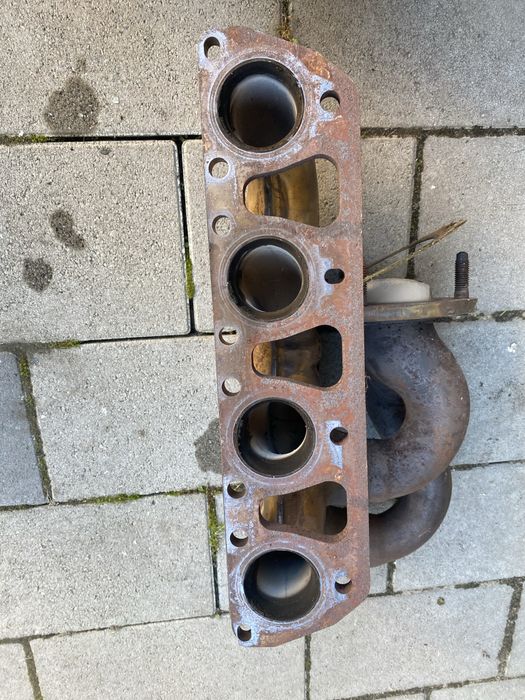 Колектор впуск випуск Audi VW 2.0 ALT