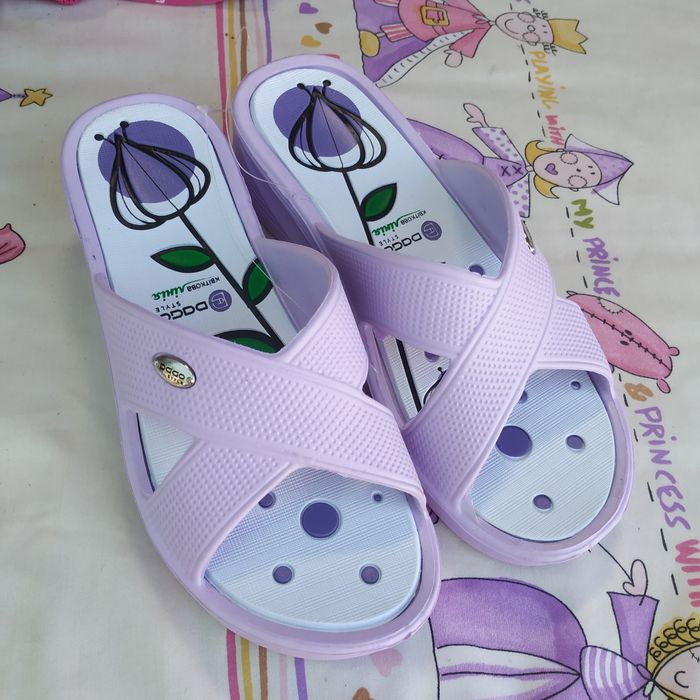 Сланці тапки жіночі на танкетці (високій платформі) DAGO (36-37р)