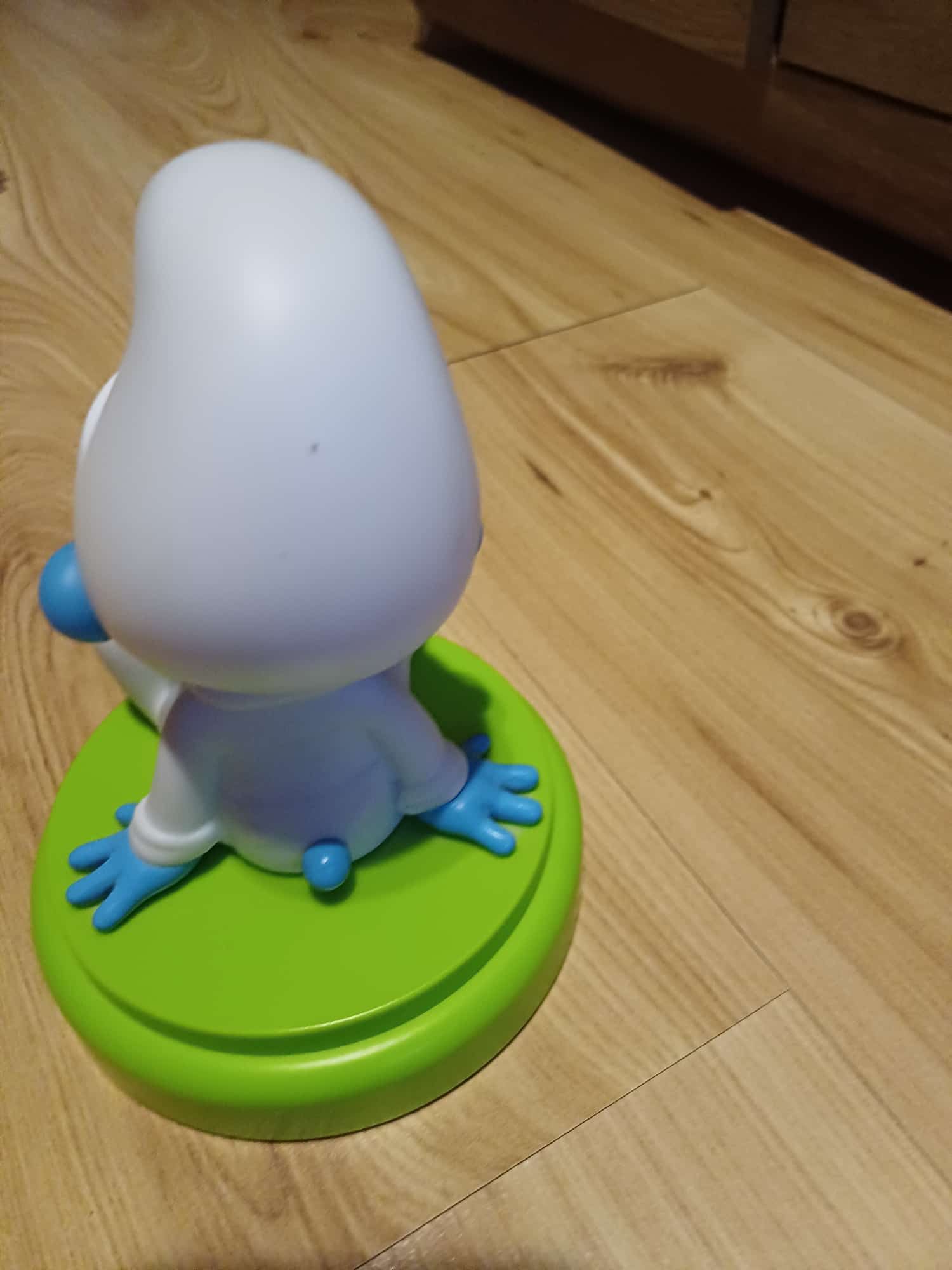 Lampka nocna w postaci smerfa