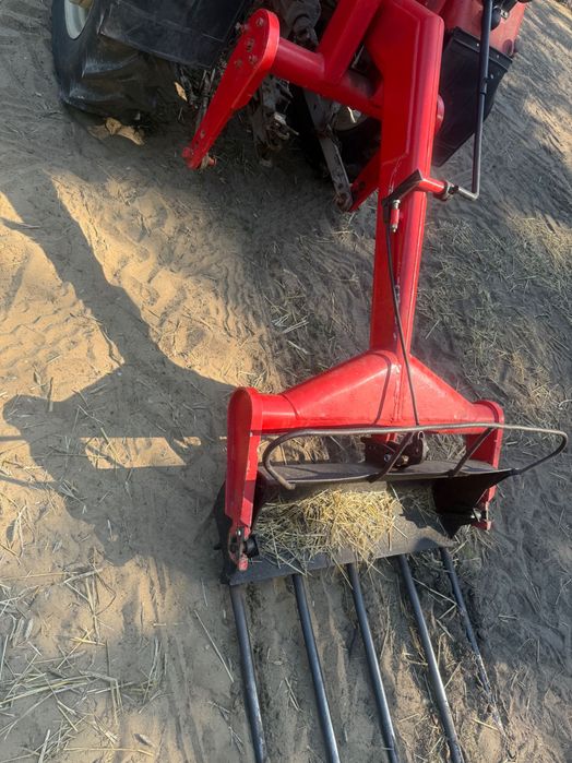 Podnośnik na tył hydrauliczny