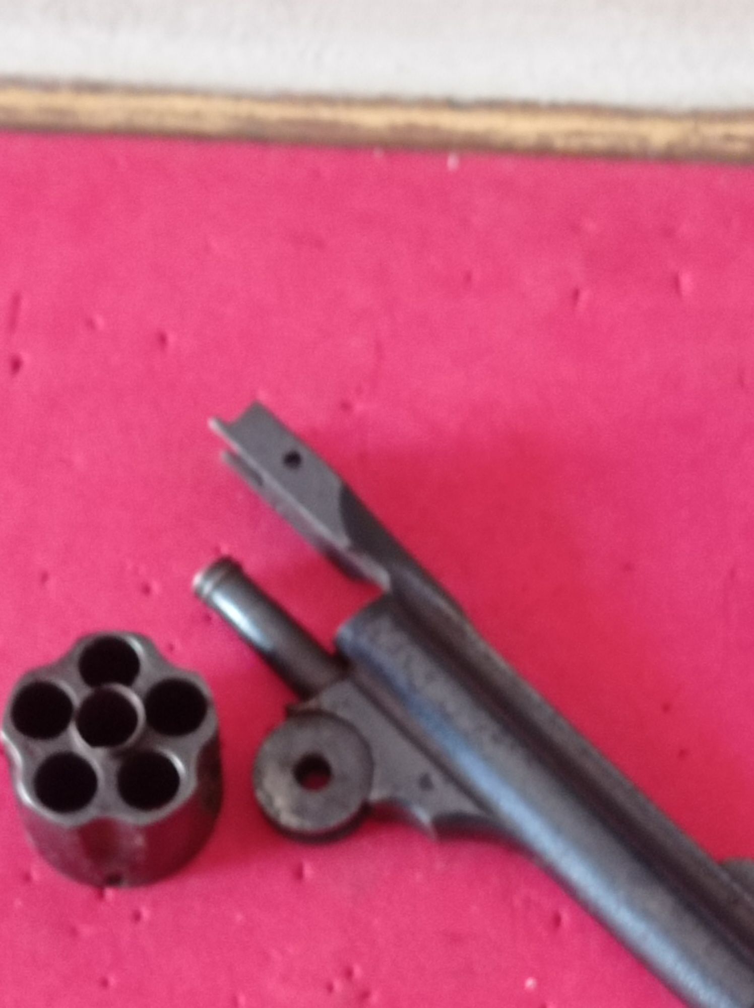 Restos de pistola desativada