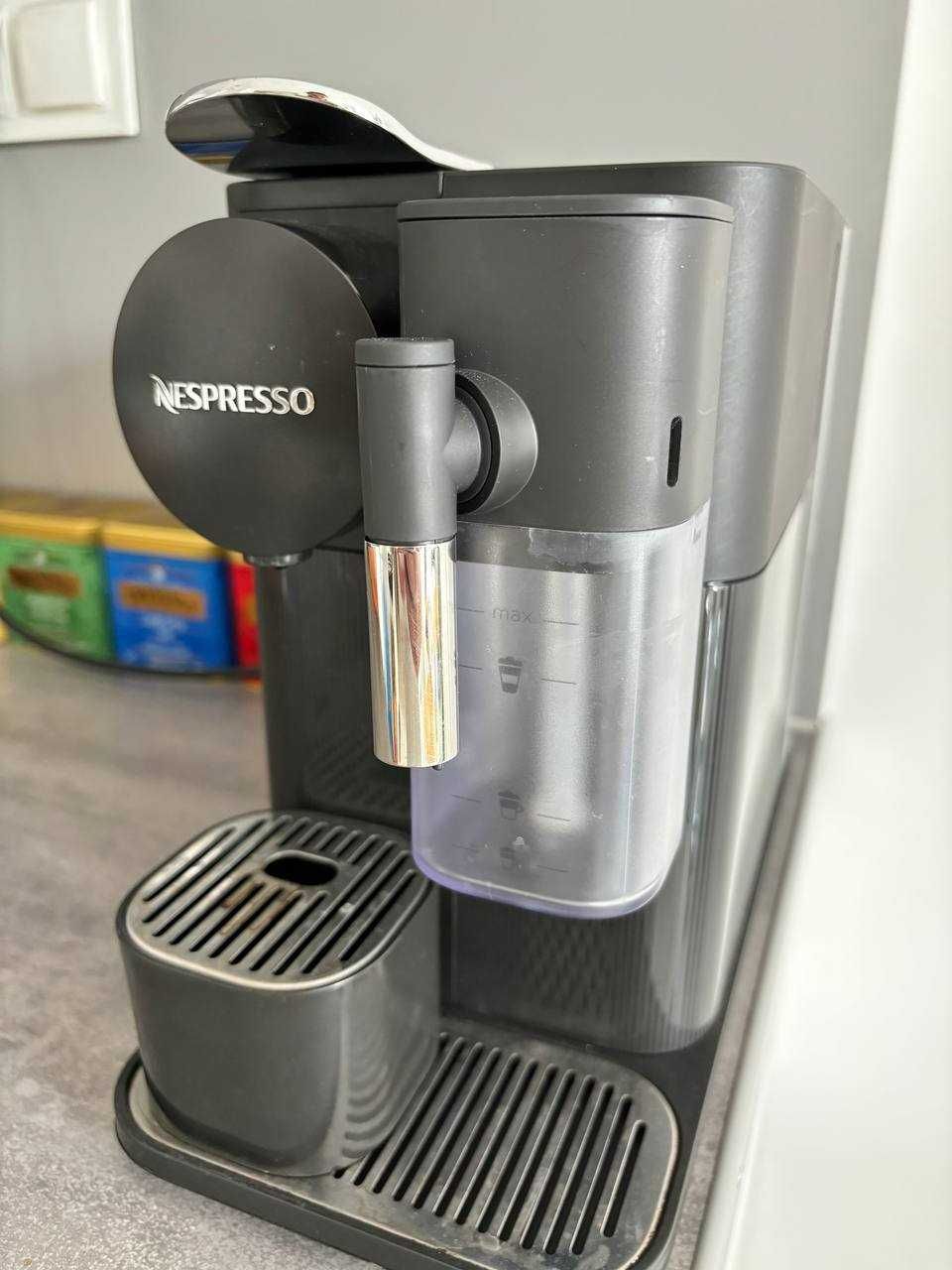 DELONGHI Nespresso Lattissima