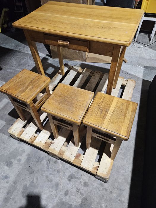 Stolik kuchenny dębowy