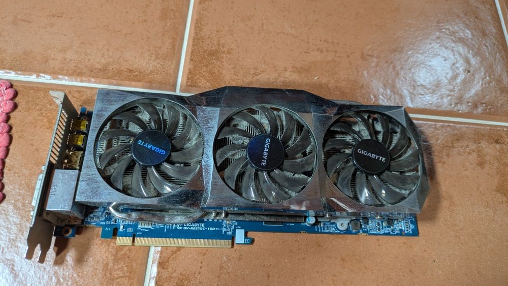 AMD gráfica Gigabyte 6870