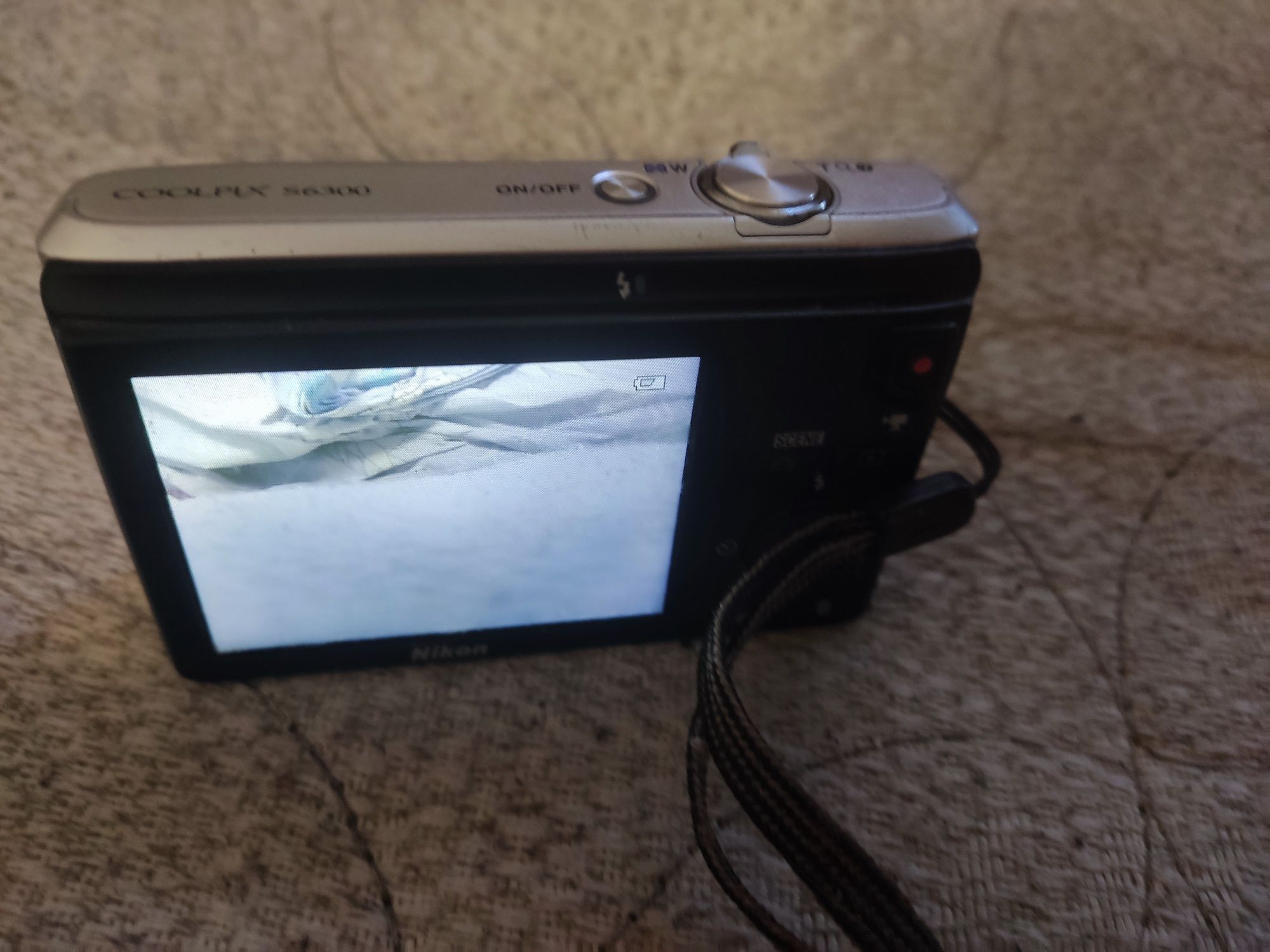Продам nikon сoolpix s6300.