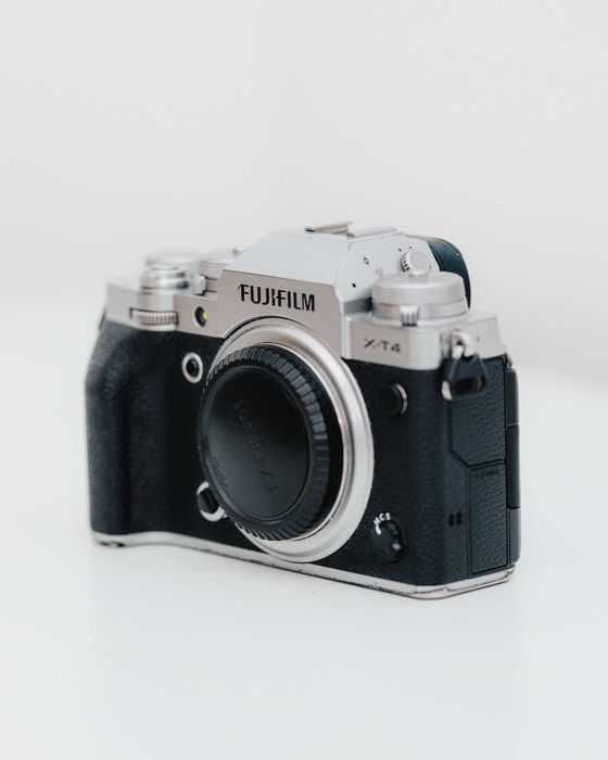 Fujifilm X-T4 – 100% sprawny, 11k przebiegu, dodatkowe akcesoria