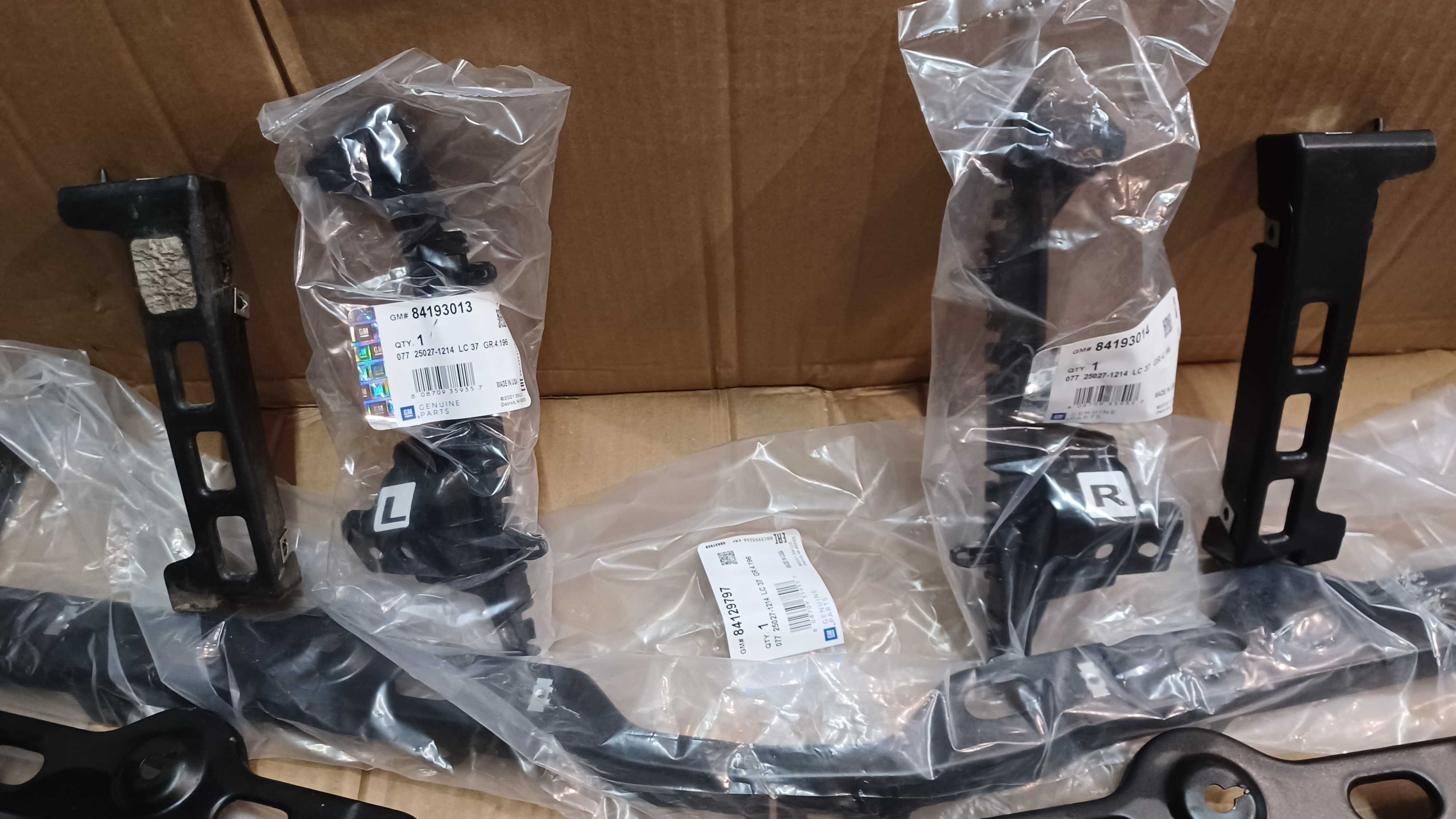 84782527 23270537 Радиатор кондиционера ориг EQUINOX GMC TERRAIN 18+